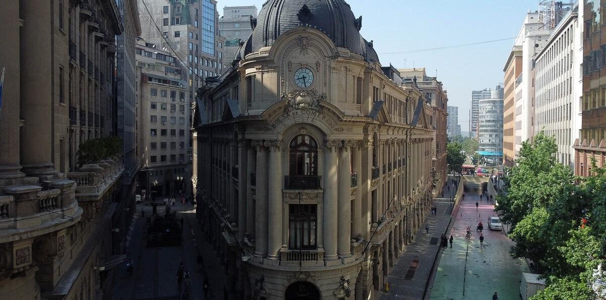 La Bolsa de Santiago cae más de 2% y marca su peor jornada desde abril