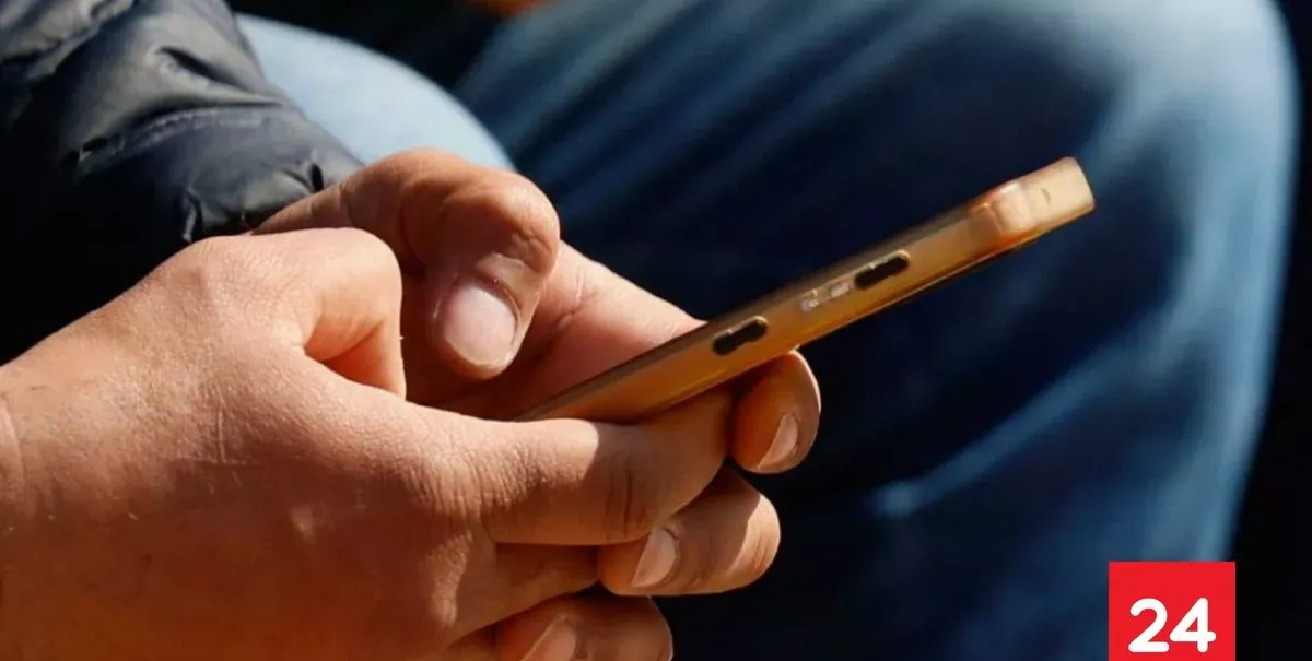 Extorsión y usura: CMF alerta por 13 aplicaciones que ofrecen créditos en Chile