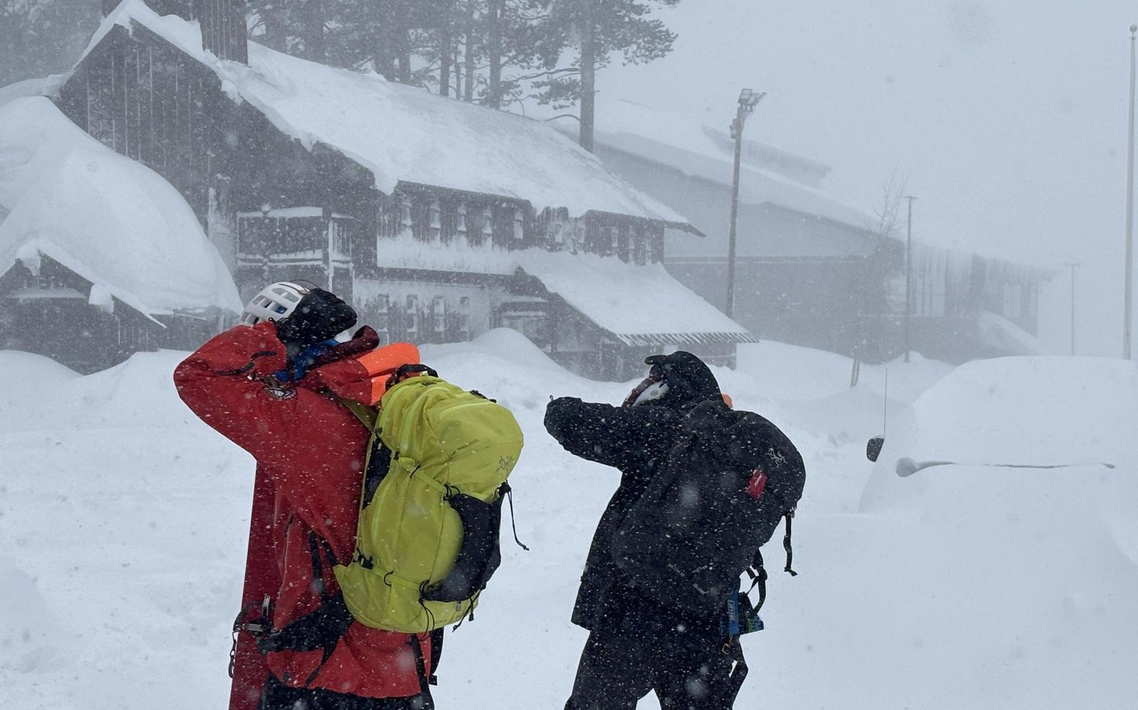Ocho esquiadores muertos y un desaparecido deja avalancha de nieve en Estados Unidos