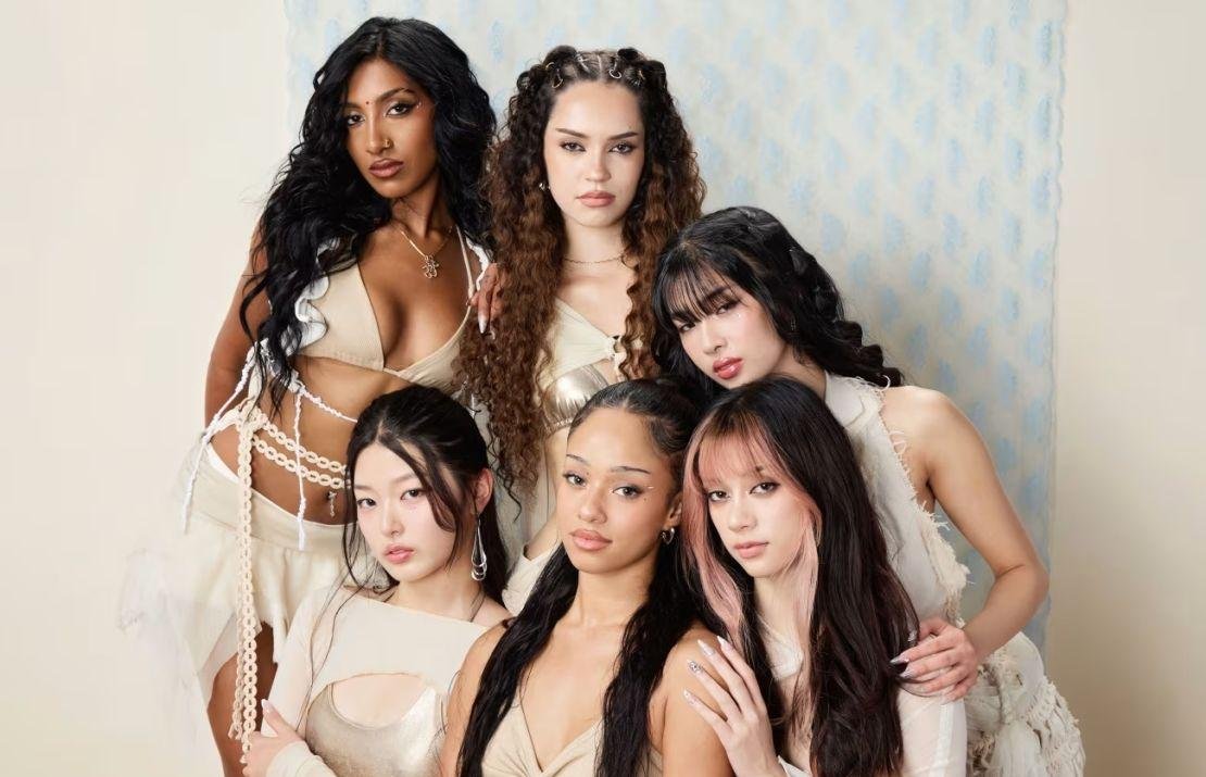 KATSEYE anuncia que una de sus integrantes se tomará una “pausa temporal”: No vendría con la banda a Lollapalooza Chile 2026