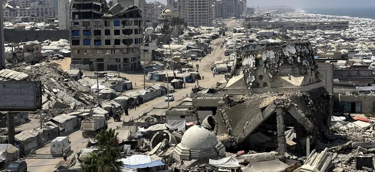 Niño de 4 años y un joven de 25 mueren en bombardeos israelíes en el centro de Gaza