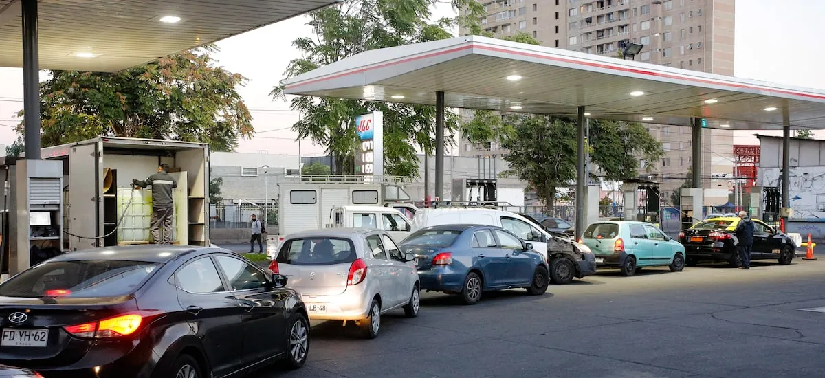 Enap oficializa histórica alza de los precios de los combustibles
