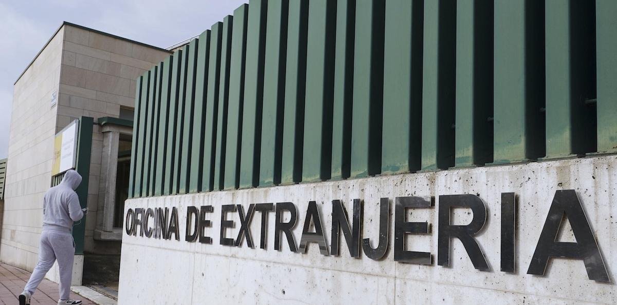 España aprobó regularización extraordinaria de más de medio millón de migrantes
