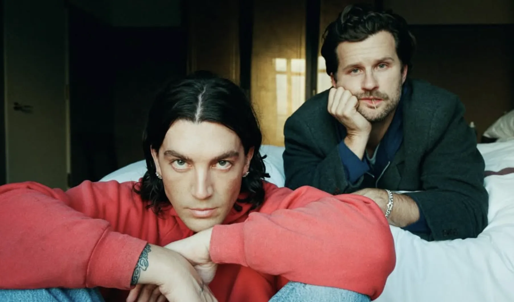 LANY hizo del desamor una fiesta suave en Lollapalooza Chile 2026
