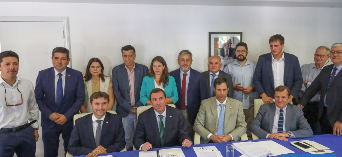 "Seremos colaboradores exigentes": Diputados RN realizan jornada de coordinación con futuros ministros