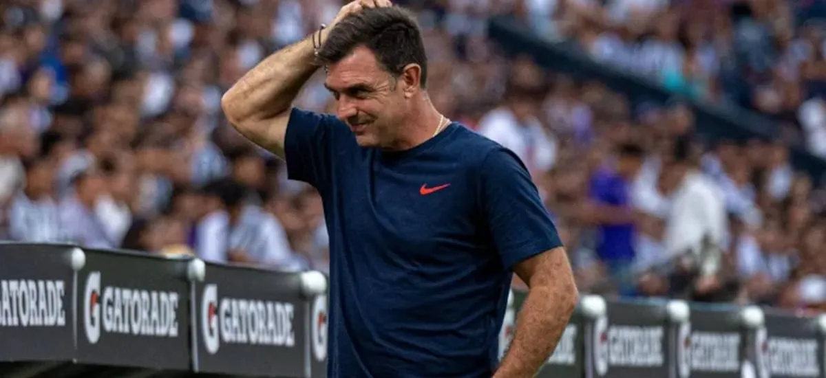 Exjugador de Colo Colo y Alianza Lima destroza a Pablo Guede: “No está a la altura” - La Tercera