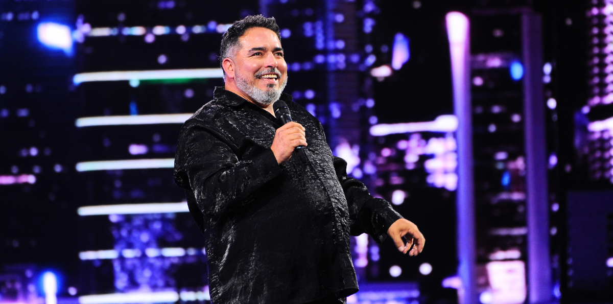 VIDEO – Apelando a la nostalgia y a la música: revive la rutina de Rodrigo Villegas en Viña 2026