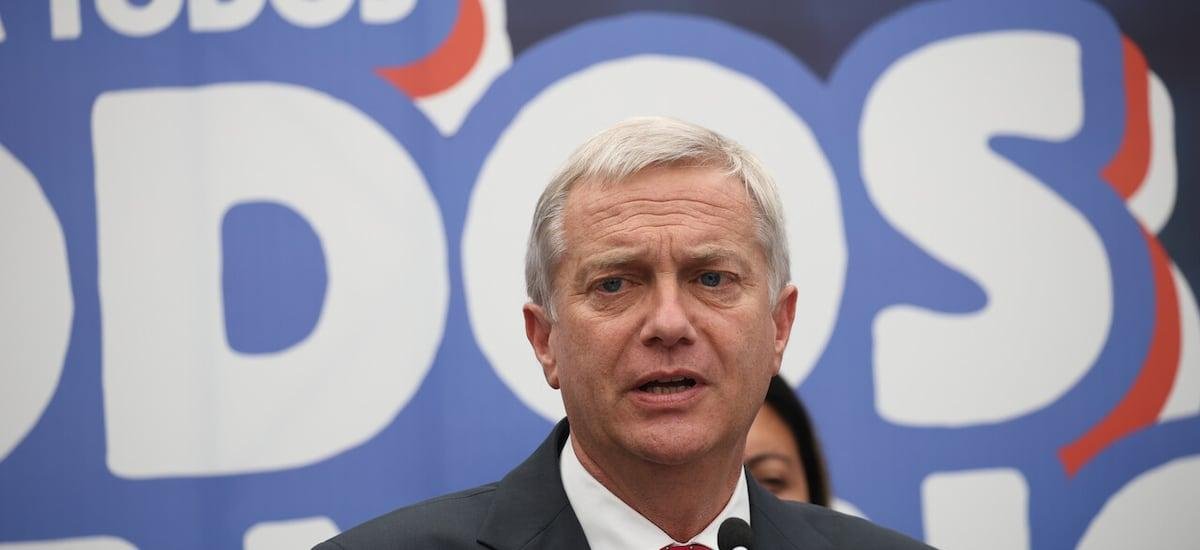 Kast insta al ministro Grau a “presentar información” por déficit fiscal