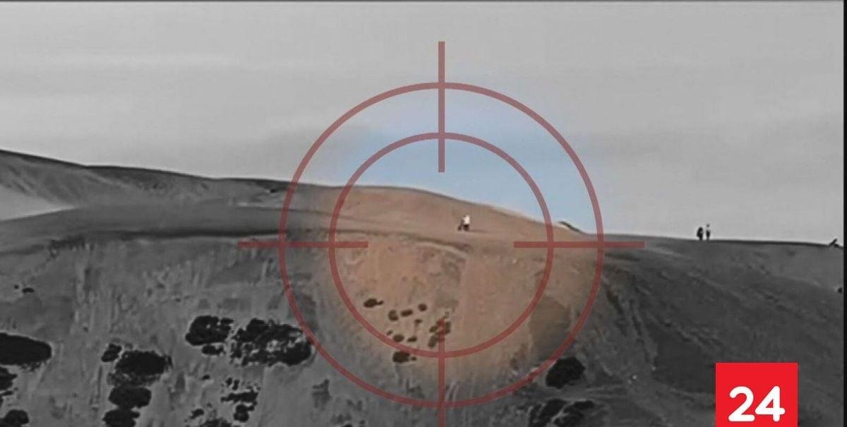 Motorista es captado realizando acrobacias en las dunas de Concón