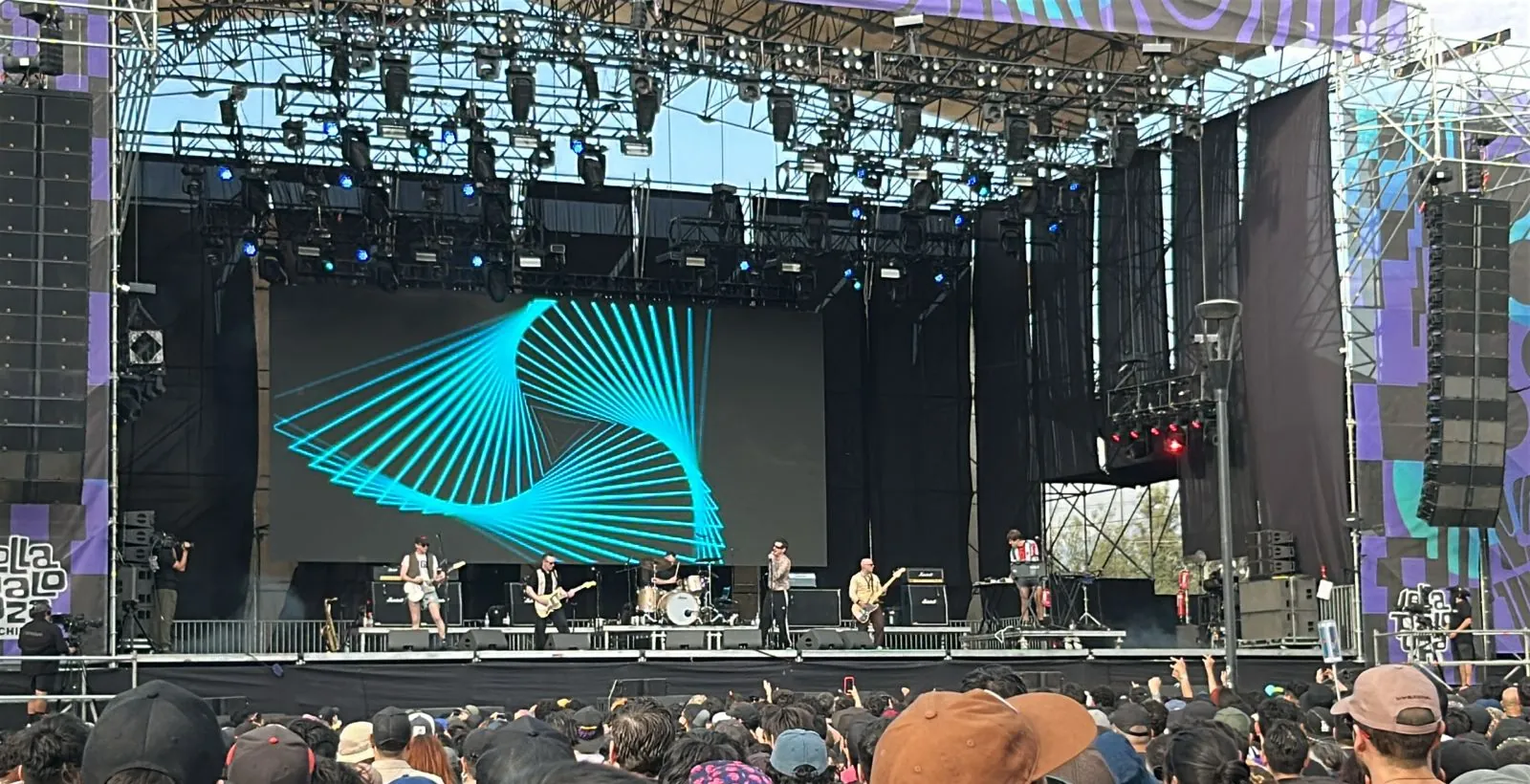 Viagra Boys desató la furia en Lollapalooza 2026: provocación y un mosh que sacudió el Alternative Stage