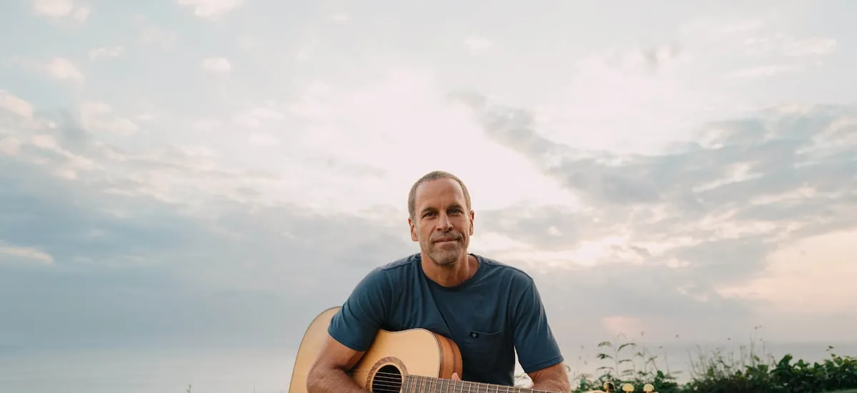 Jack Johnson confirma su regreso a Chile con la gira SURFILMUSIC: fecha y entradas