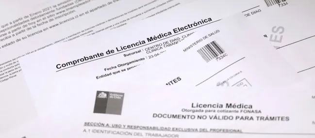 Lo Espejo despidió a 40 funcionaron por viajes al extranjero con licencia médica