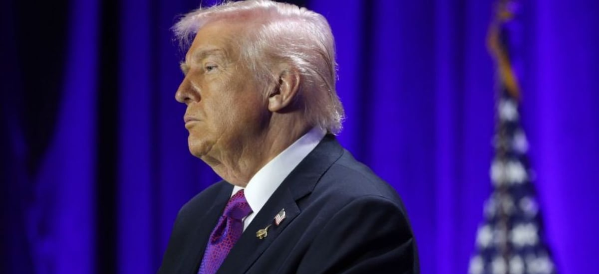 Condenados por delitos como tráfico de drogas: Donald Trump le otorga el indulto presidencial a cinco exjugadores de la NFL - La Tercera