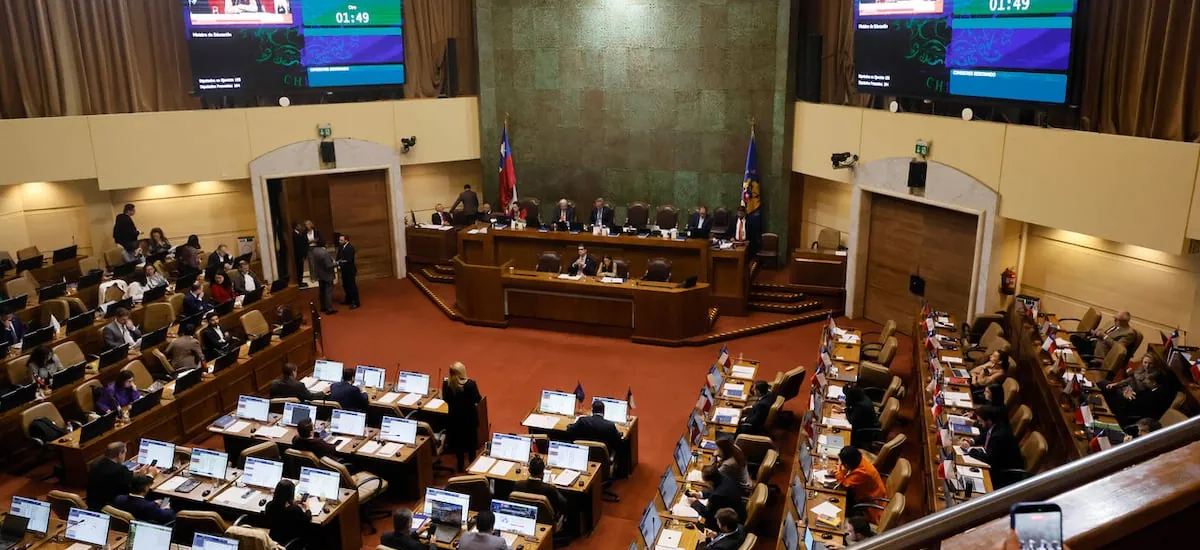 Asociaciones de funcionarios parlamentarios piden adelantar semana distrital por sistema frontal