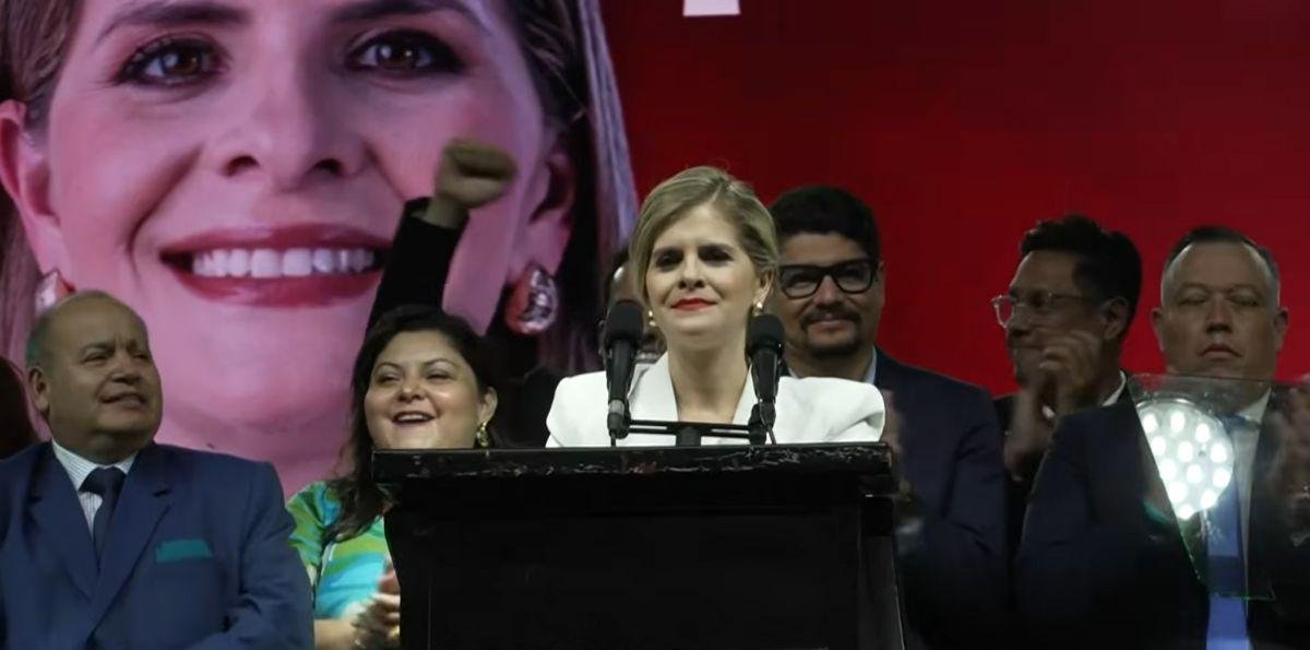 Quién es Laura Fernández, la nueva presidenta de Costa Rica de derecha que prometió mano dura contra el crimen organizado
