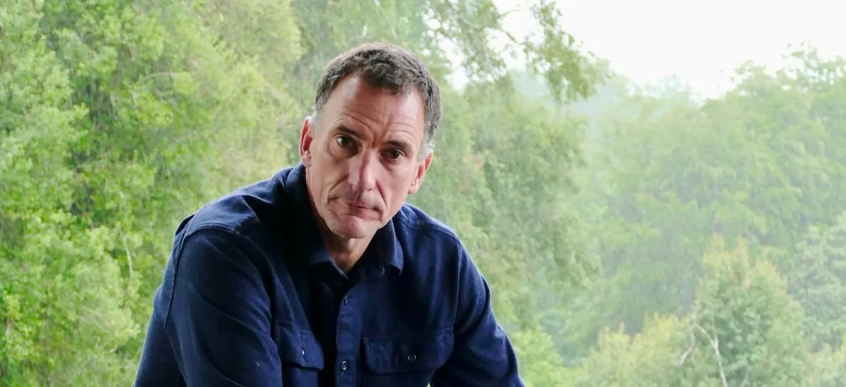 Nicholas Davis se convirtió en el controlador de Yuotopia