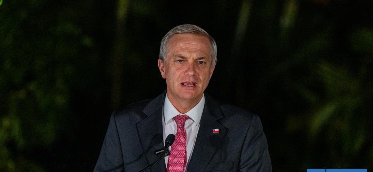 Kast destaca explotación de tierras raras durante visita a República Dominicana