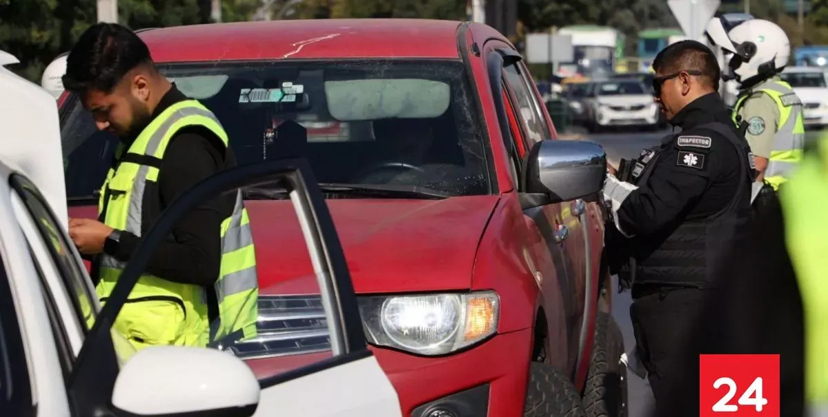Restricción vehicular: revisa las patentes que no podrán circular este viernes 15 de mayo