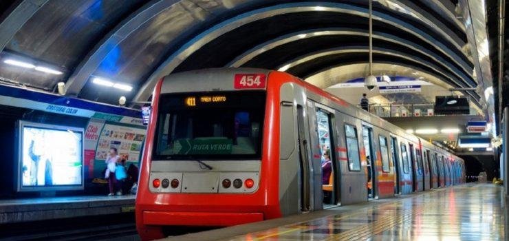 Comienza pronto: Metro de Santiago se prepara para activar el pago con tarjetas bancarias y dispositivos móviles esta semana