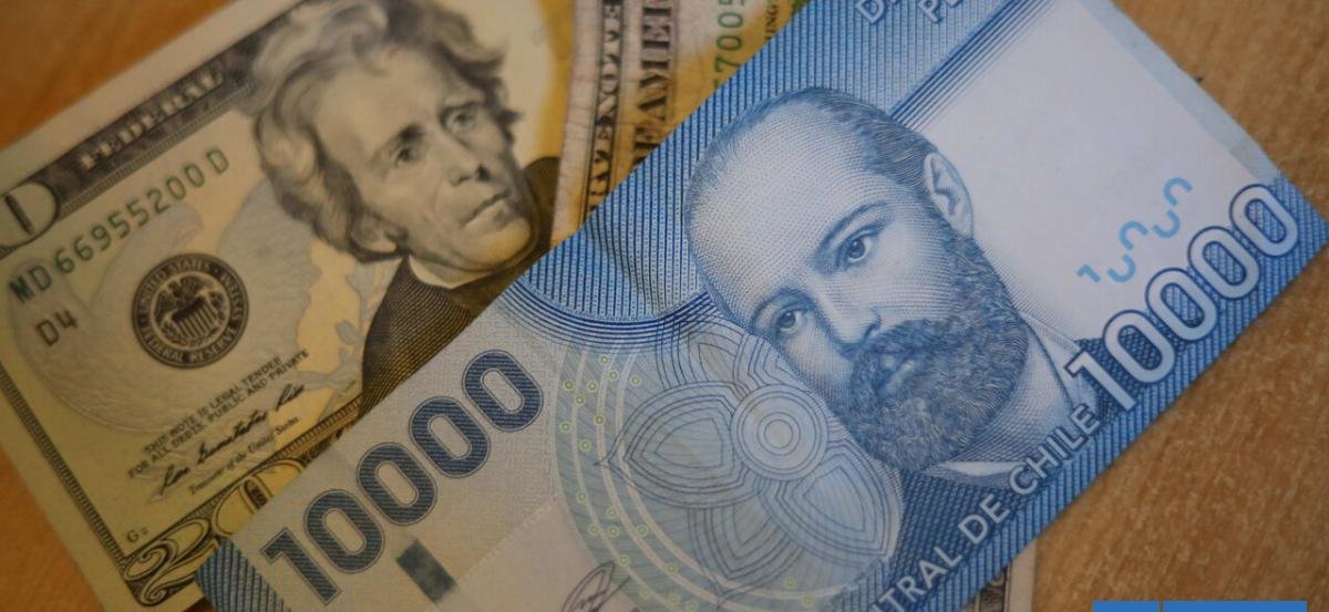 El dólar se consolida en su precio más bajo en más de dos años ante la fuerte alza del cobre