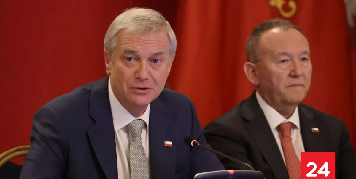 Cadem: 57% aprueba primeros días del Presidente Kast y un 34% considera lo contrario