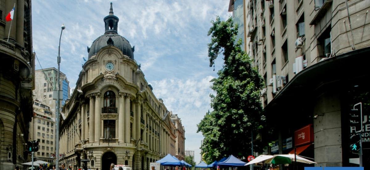 La Bolsa de Santiago sufre importante caída y el IPSA pierde los históricos 11 mil puntos