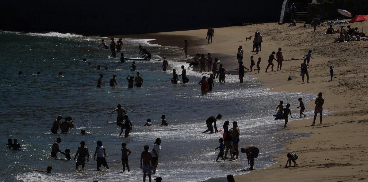 Fragata portuguesa en la región de Valparaíso: sólo una playa sigue cerrada