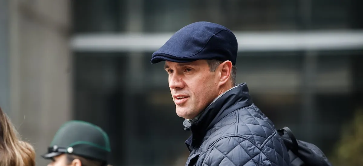 Otro golpe para Michael Clark: fue multadp con $823 millones por irregularidades en compra de Azul Azul