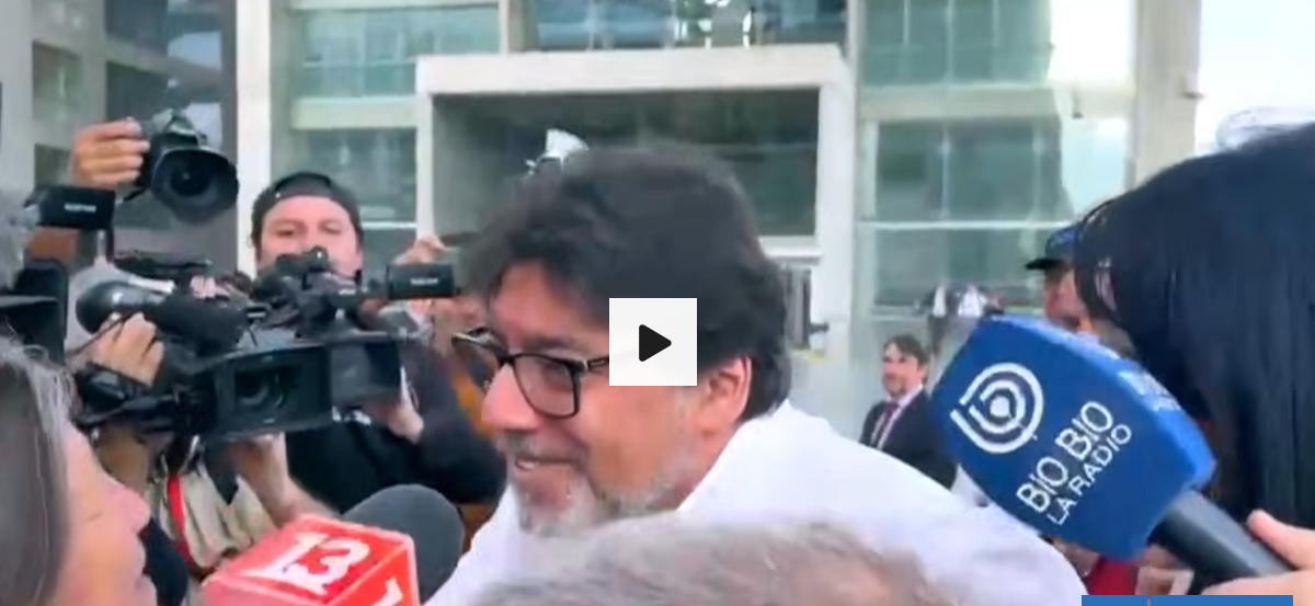 "Liberar al alcalde popular": entre vítores llega Daniel Jadue a revisión de sus medidas cautelares