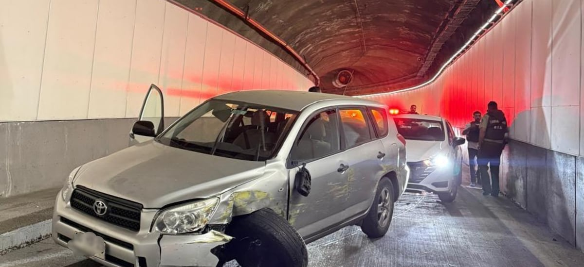 Persecución policial por tres comunas de la RM deja dos detenidos: uno es menor de edad