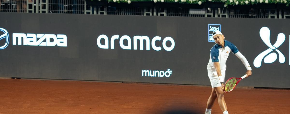 Alejandro Tabilo vino de atrás y despachó a Tirante del Chile Open: es el único nacional en cuartos