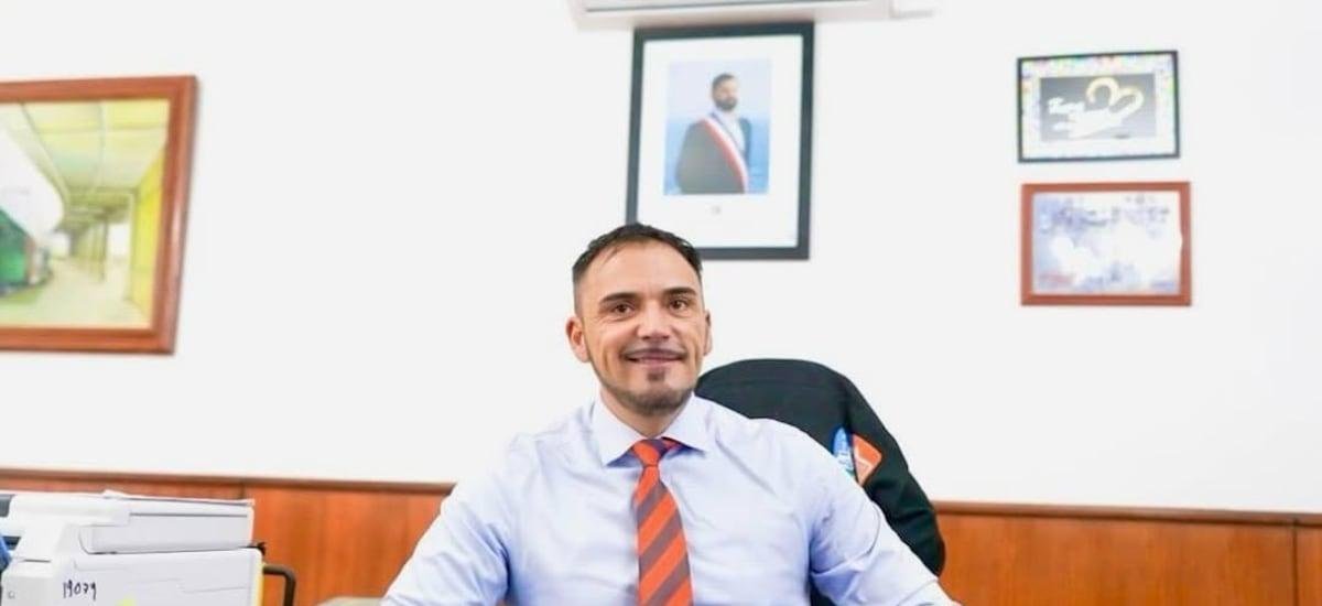 Alcalde de La Calera fue suspendido por 30 días tras uso de maquinaria municipal en su casa