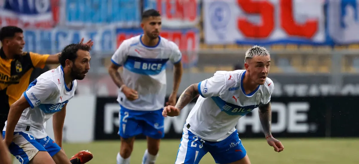 Daniel Garnero deberá reordenar la defensa: Tomás Asta-Buruaga sufre grave lesión en la UC