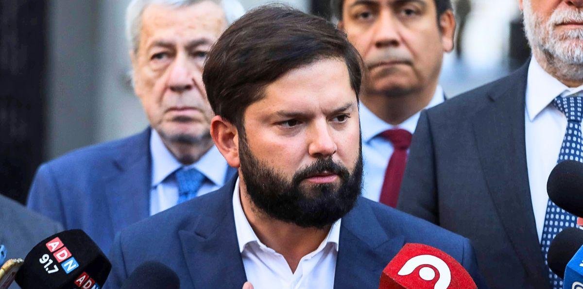 Reunión duró solo 22 minutos: los detalles del quiebre total entre Boric y Kast por cable submarino