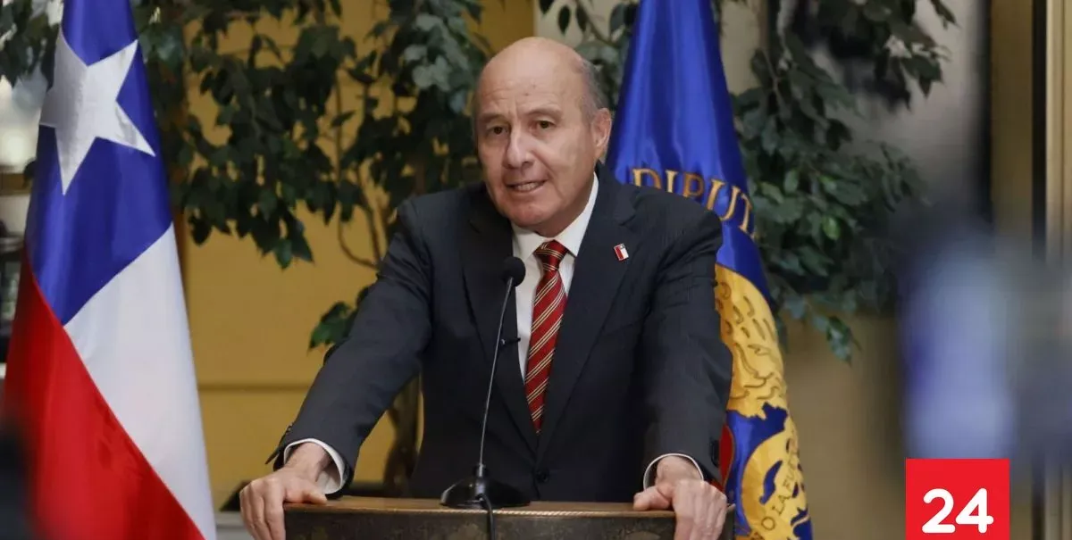 FA exige que Quiroz "dé la cara al país" y transparente posibles recortes a beneficios sociales
