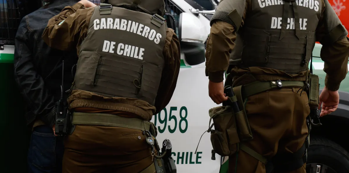 Delincuente intentó atropellar a carabinero tras robar auto en Mall Arauco Maipú