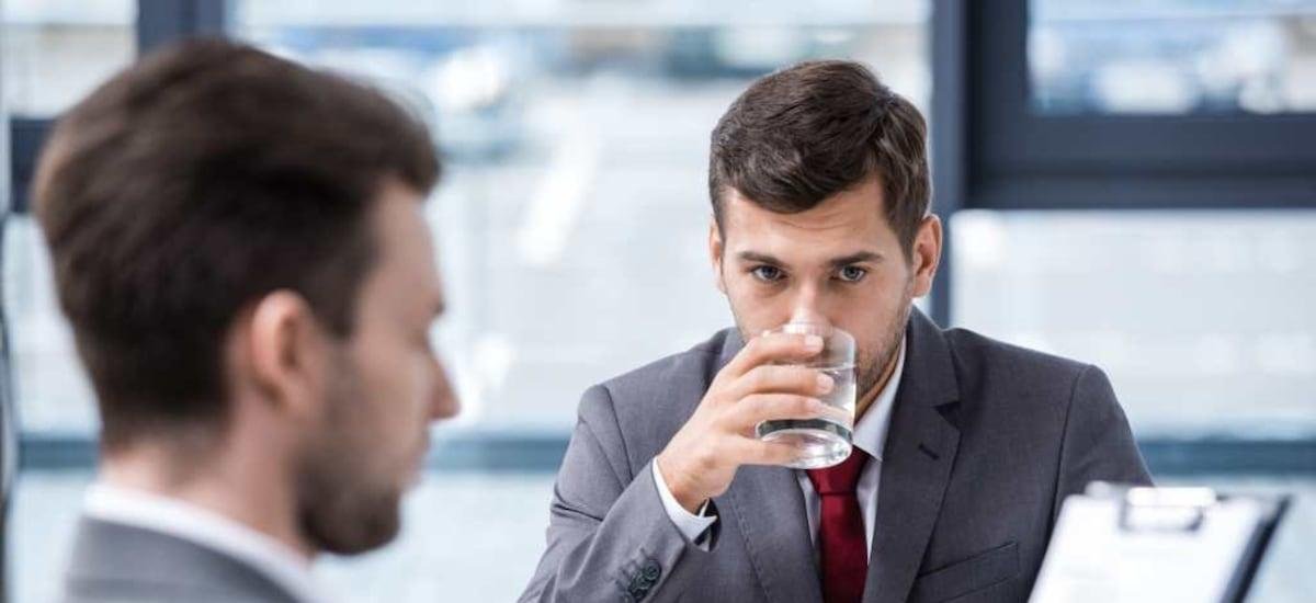 Esta respuesta en una entrevista de trabajo podría dejarte fuera del proceso, según una especialista en empleo