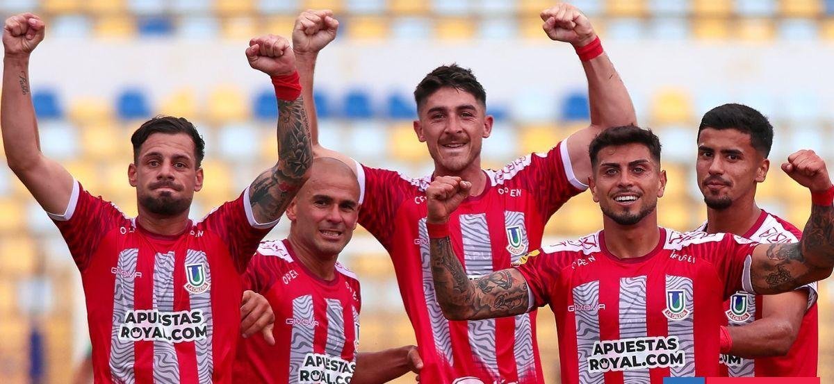 A Unión La Calera le bastó un tiempo para superar a Cobresal y trepar a la cima de la Liga de Primera