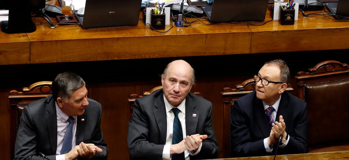 Gobierno se enreda por feriado para el 17-S ante presión parlamentaria y apertura de la UDI a dar de libertad de acción