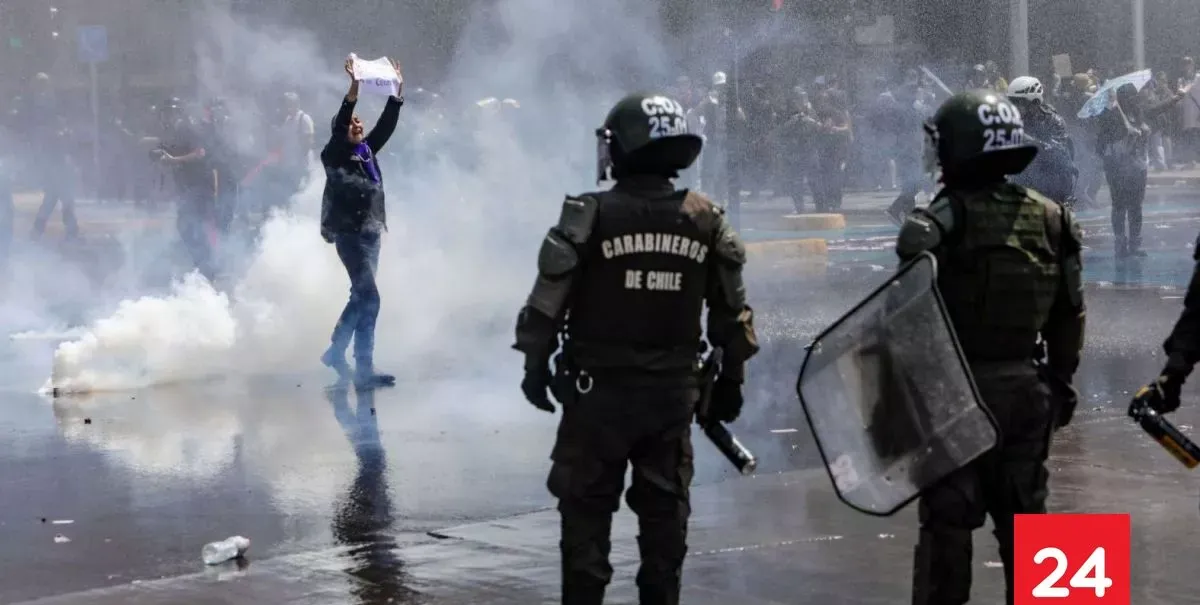 Balance aniversario 18-0 : Al menos 29 detenidos y seis carabineros lesionados durante movilización