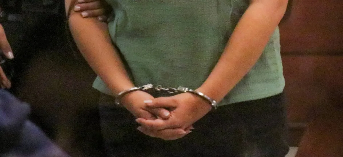 Le lanzó cuchillo a la de 3, pero el de 10 logró salvarla: revelan brutales agresiones de madre a hijos en Alto Hospicio