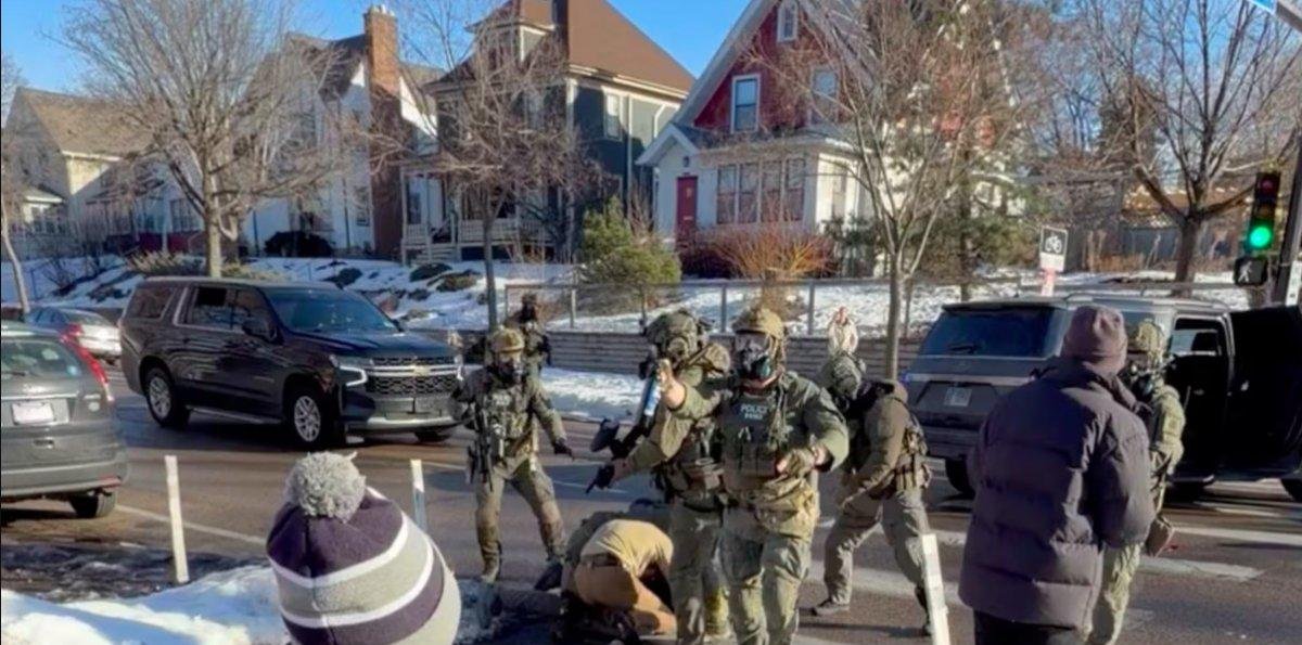 Revelan video con altercado entre el ICE y Alex Pretti 11 días antes de su muerte