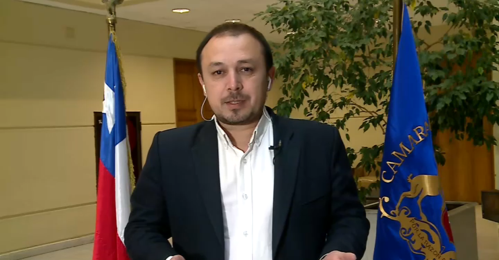 Tensión por cable submarino con China: Diputado Cuello (PC) pide declarar persona non grata al embajador de EE.UU.