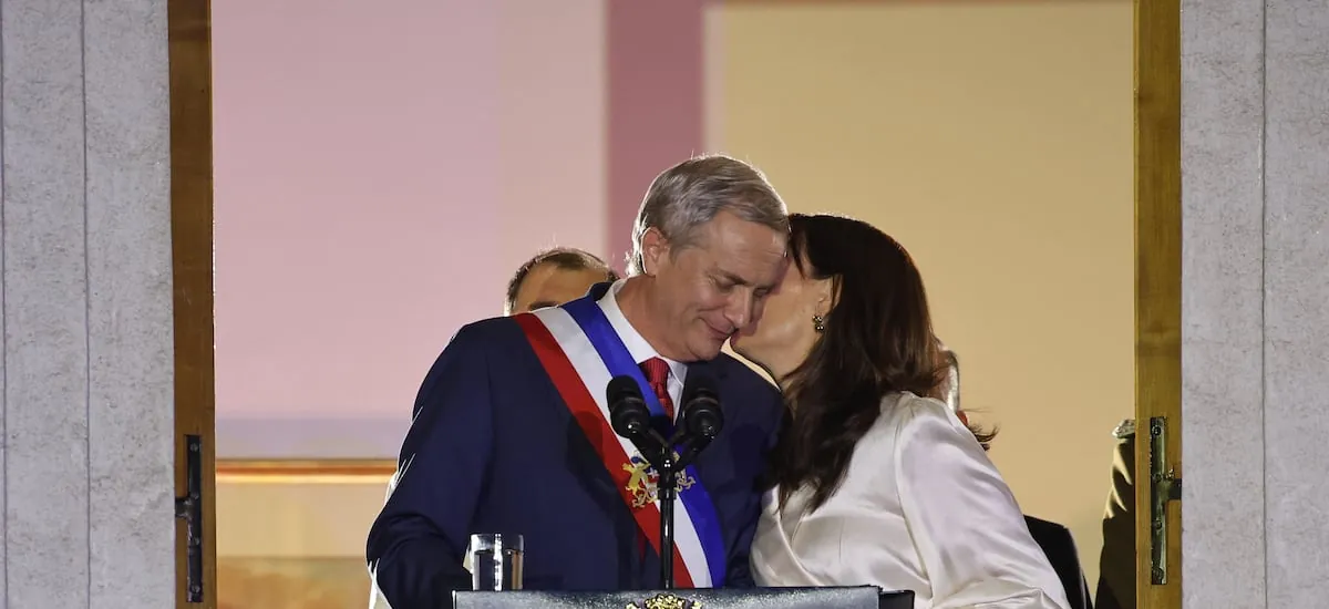 Descifra: 51% ve señal de austeridad en que Kast viva en La Moneda y 49% quiere rol protagónico de la primera dama
