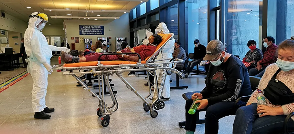 Contraloría informa retrasos en atención médica en recintos de urgencia de la RM: paciente en riesgo vital esperó más de 73 horas
