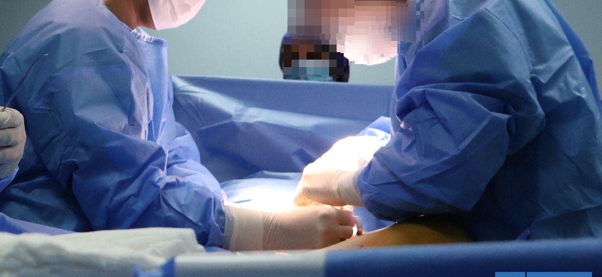 Hospital del Salvador defiende atención a madre de ministra de Salud con motivo de su diagnóstico