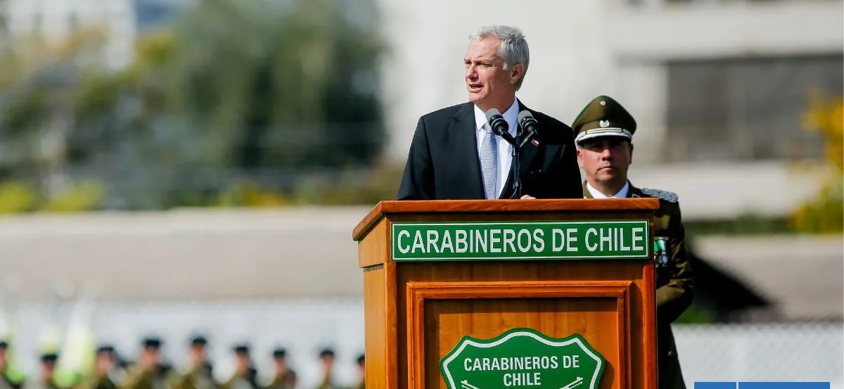 Kast anuncia fortalecimiento a Carabineros: honrar a fallecidos y beneficios para el bolsillo policial