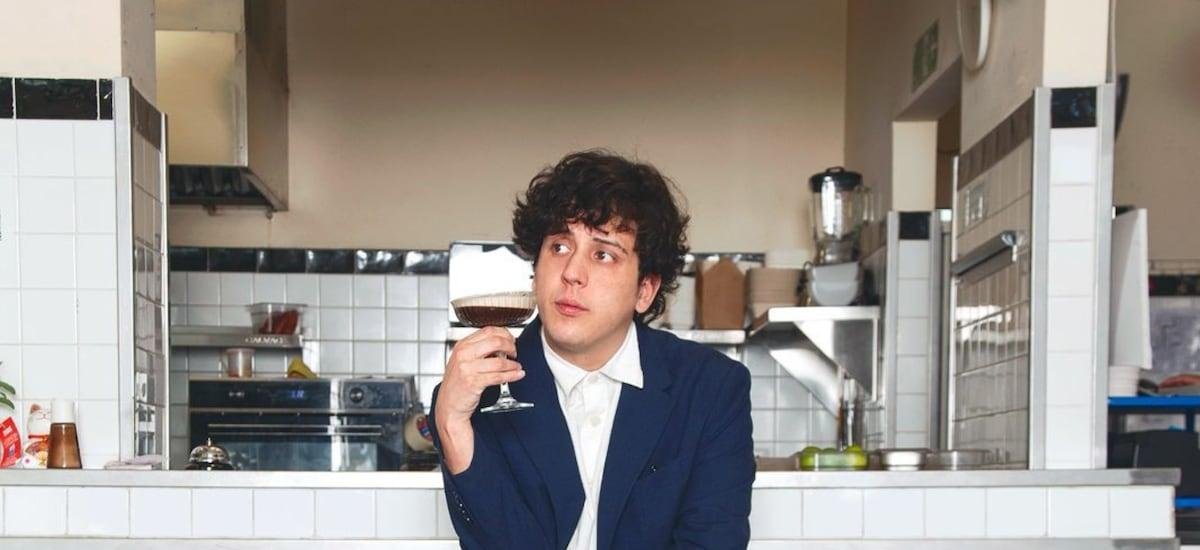 Lucas Espinoza estrena su primer especial de comedia: “Por ahora no me interesa ir a Olmué o a Viña”