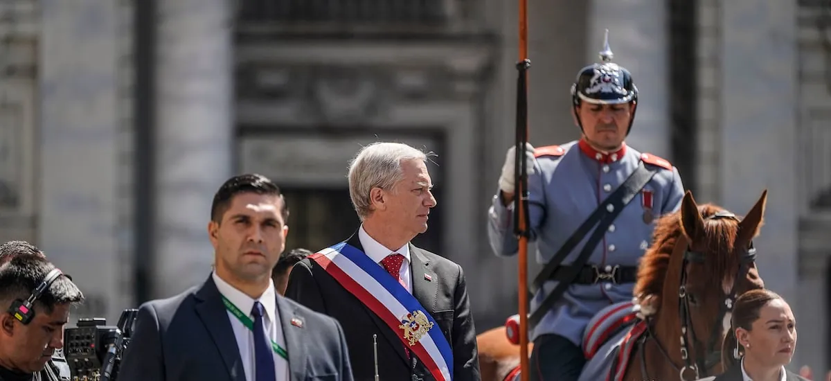 El segundo día de Kast en La Moneda: reunión con EE.UU. y foto con su gabinete
