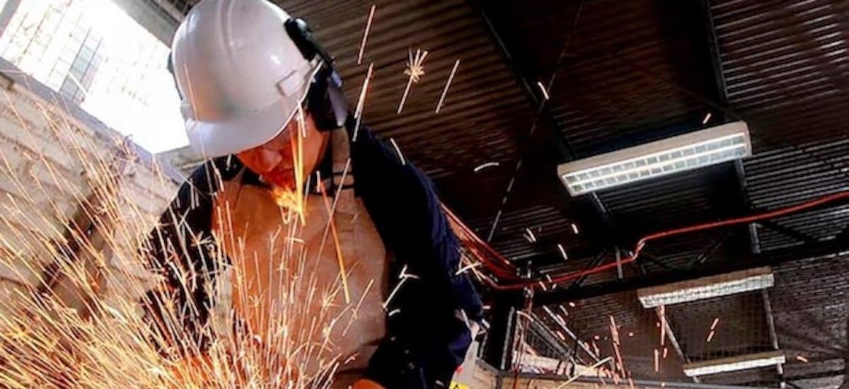 Economía chilena sorprende con caída en enero y expertos prevén un PIB del primer trimestre bajo 2%